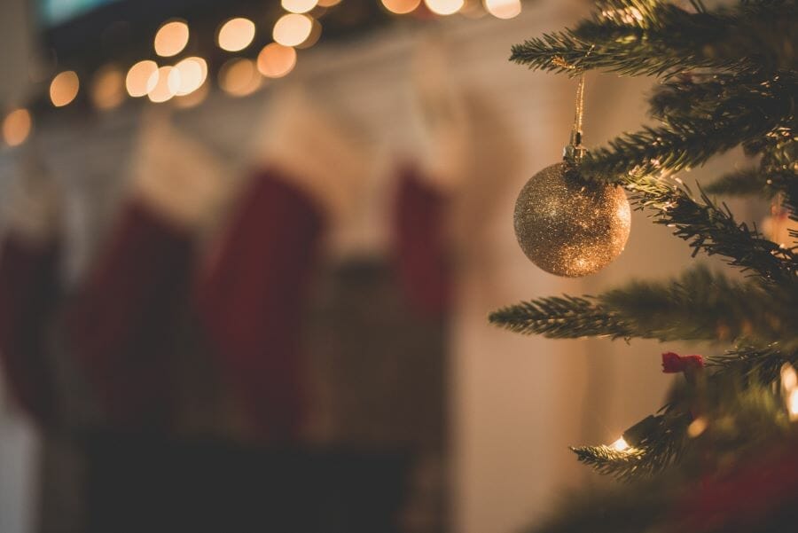 keeping decorations simple around the holidays can prevent stress